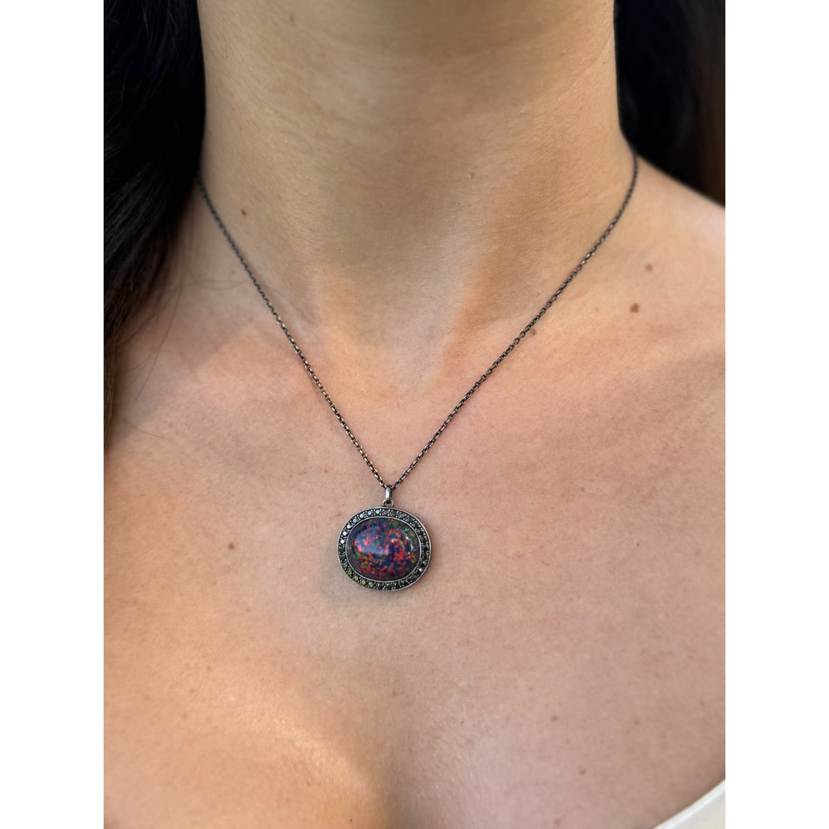 AURA - Opale noire diamants collier